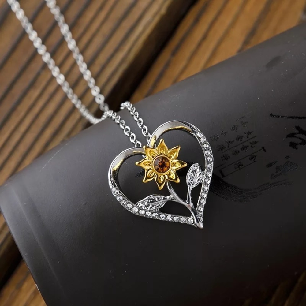 Heart Necklace - Picture 3 of 4